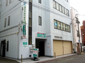 メイプル薬局　添地店